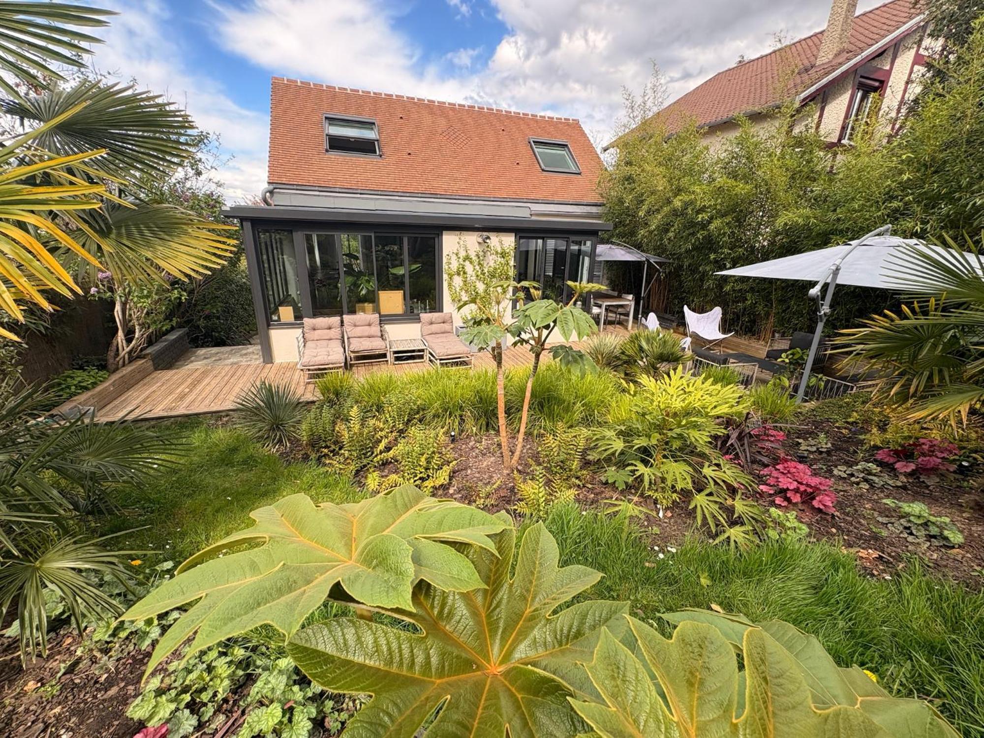 Villa A ลูฟวร์เซียนส์ ภายนอก รูปภาพ