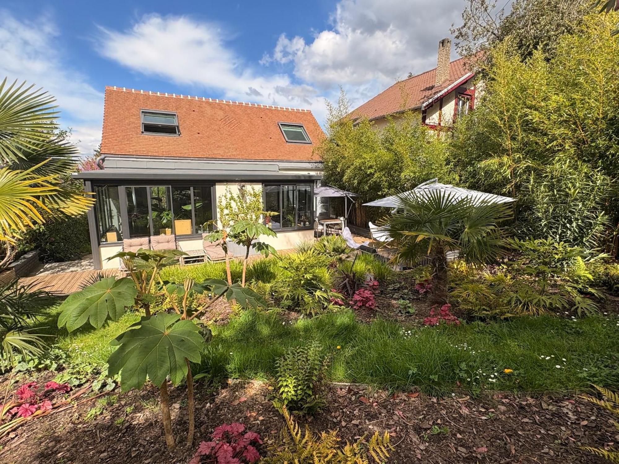 Villa A ลูฟวร์เซียนส์ ภายนอก รูปภาพ